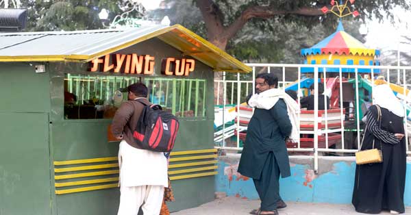 Flying-Cups